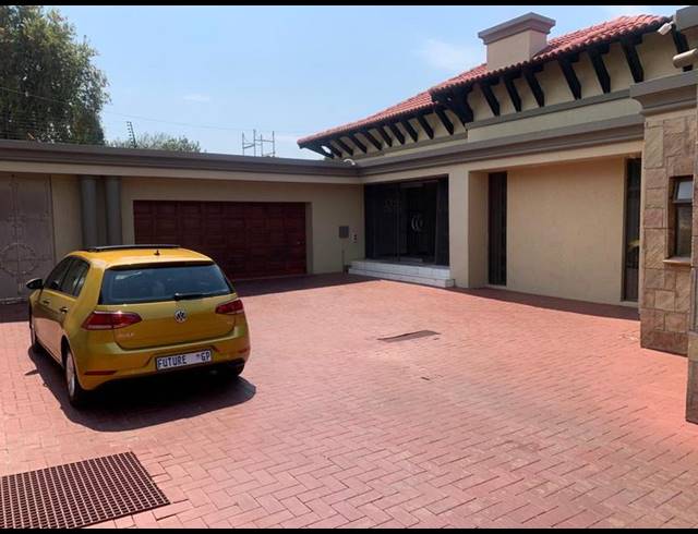 4 BEDROOM HOUSE FOR SALE IN FLORIDA